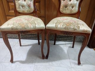 Sillas antiguas de madera