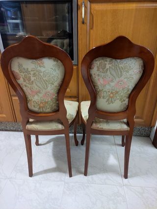 Sillas antiguas de madera