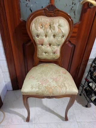 Sillas antiguas de madera