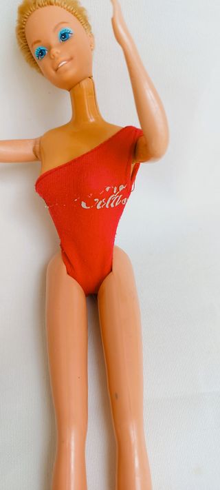 BARBIE CON COSTUME COCA COLA PHILIPPINES 1966