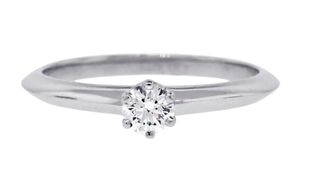ANILLO COMPROMISO PLATINO CON DIAMANTE TIFFANYS