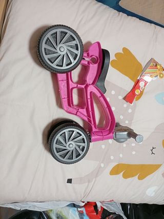 Moto niña rosa