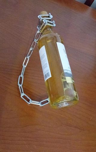 Soporte metálico para vino