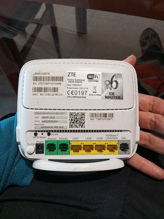 Router módem ZTE antiguo sin cargador