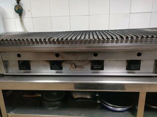 Barbacoa de gas y piedra volcánica,de cuatro fuego