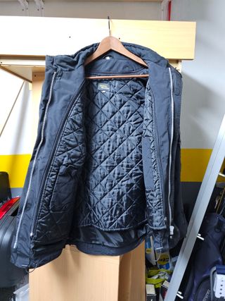 Dos chaquetas de moto
