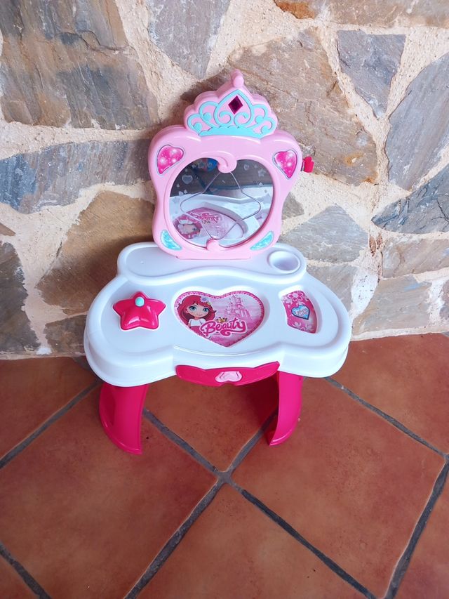 Giocattolo con luce e musica