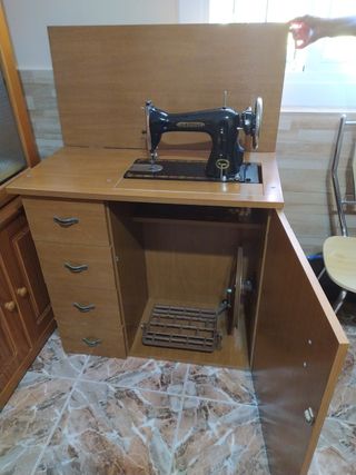 Maquina de coser antigua hexagon, muy buen estado