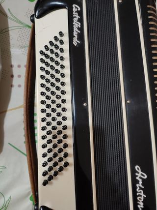 Fisarmonica 80 bassi ariston