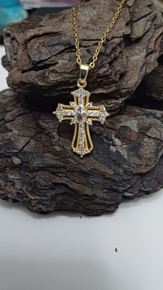 Collar cruz con circonitas 