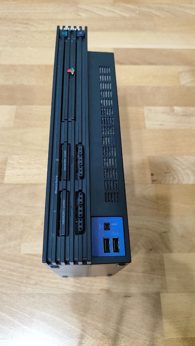 Consola Playstation 2, mando Sony PS2 y 1 juego