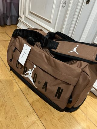 Bolsa deporte macuto Nike Jordan marrón nueva