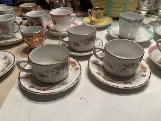 Lote de 16 Tazas porcelana y 12 Platos  Vintaje