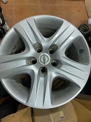 Tapacubos opel astra