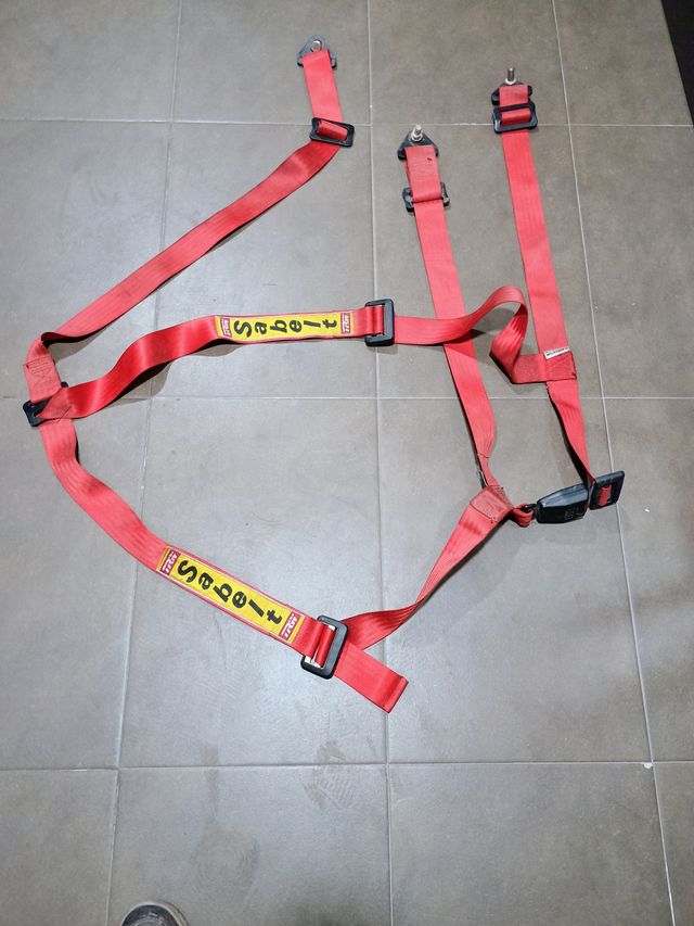 Cinturon de seguridad de  competición.