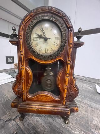 Reloj pendulo antigua