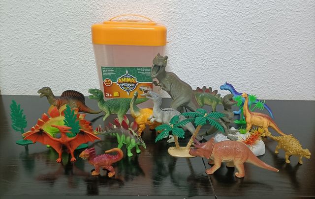 Dinossauros de brinquedo