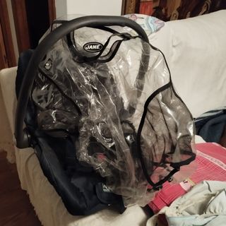 Maxicosi con plástico lluvia Jané