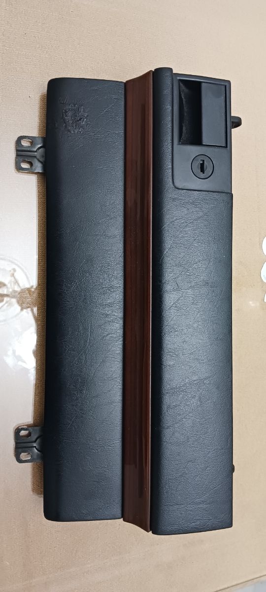 Tapa de guantera Mercedes W124