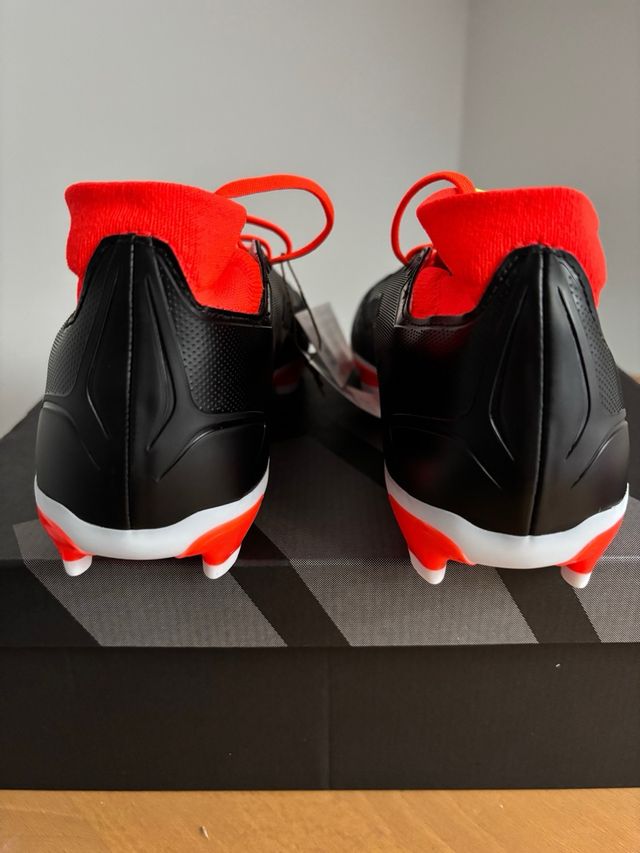 Adidas Predator League MG
