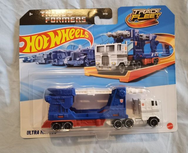 Hot Wheels Transformers Ultra Magnus