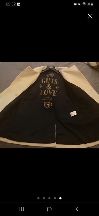 Abrigo guts and love