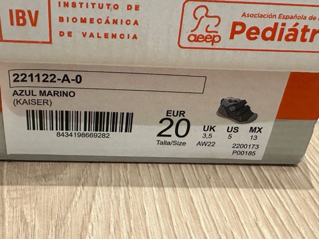 Zapatos Biomecanics NUEVOS talla 20