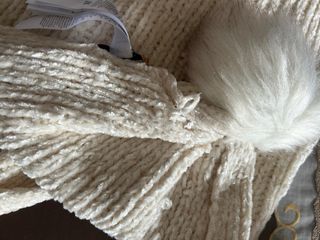 Sciarpa in maglia con ponpon di LiuJo