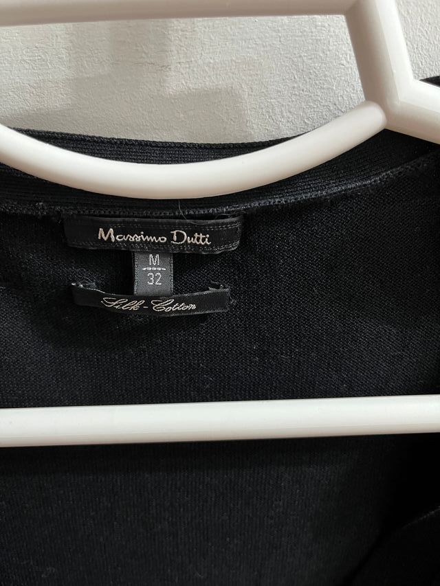 Cárdigan negro de Massimo Dutti elegante