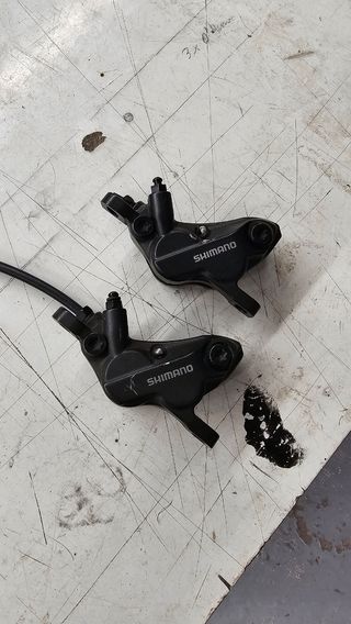Pinzas freno deore 4 pistones.