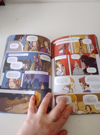 The Three Musketeers (Usborne Graphic Classics)