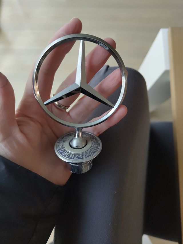 Emblema Cofre Mercedes Benz