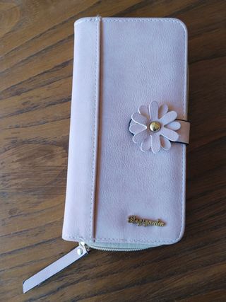 Cartelera mujer para llevar tarjetas,etc