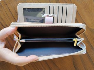 Cartelera mujer para llevar tarjetas,etc