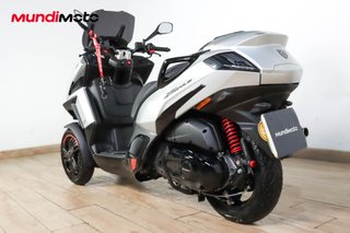 RENTING PEUGEOT METROPOLIS 400 GT