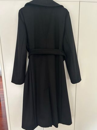 Abrigo Negro. 100 Lana Virgen. Nuevo