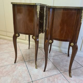 Comodini modello luigi XVI