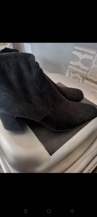 Stivali camoscio Stradivarius