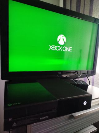 Xbox one 500 GB.