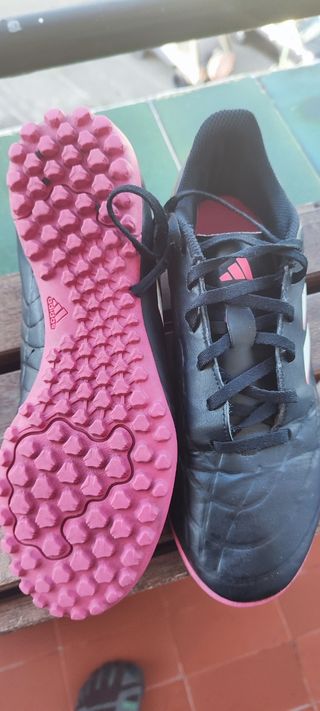 Botas de futbol multitacos adidas