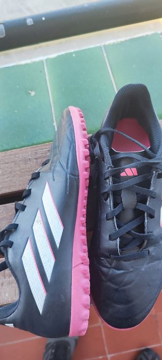 Botas de futbol multitacos adidas