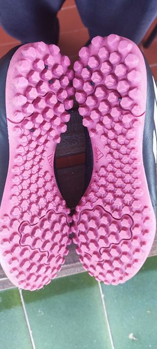 Botas de futbol multitacos adidas