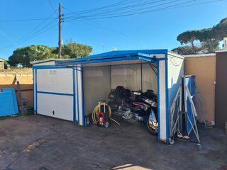 Caseta de panel sándwich