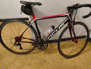 Bicicleta de carretera Focus Cayo 