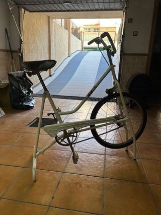 Bicicleta estática antigua BH