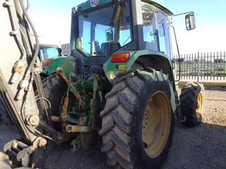Tractor JOHN DEERE 6110 PREMIUM.