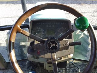 Tractor JOHN DEERE 6110 PREMIUM.