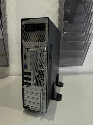 Servidor Fujitsu Primergy T1320M4 Xeon