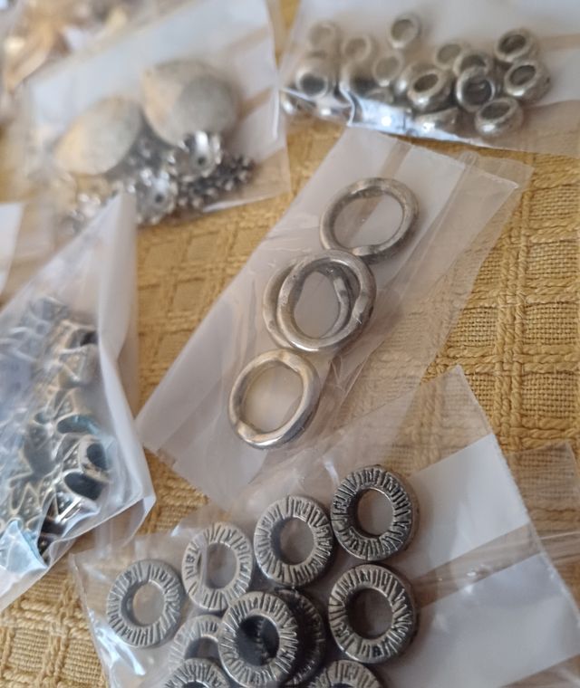 ABALORIOS METÁLICOS