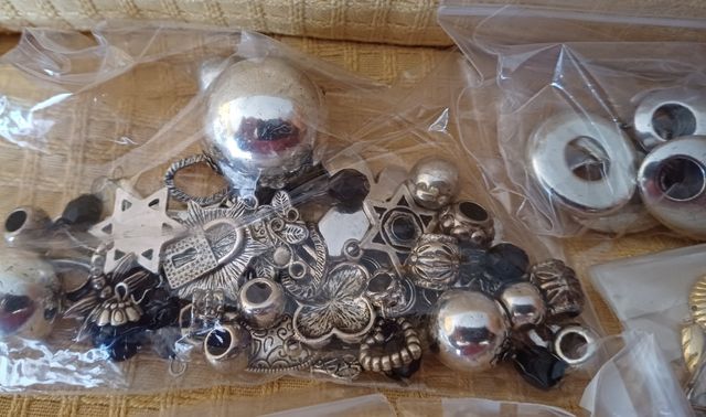 ABALORIOS METÁLICOS